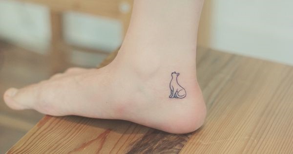 75 Small and Chic Tattoo Design Ideas For Women - Gravetics