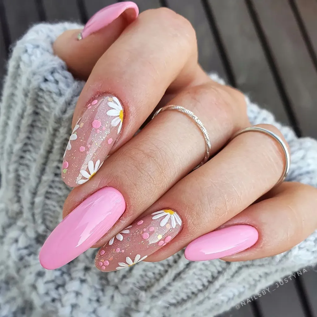 Pink Nails with Daisies Art