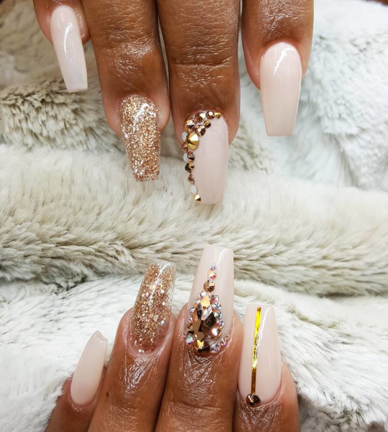 40 Manicure Inspiration Ideas With These Classy Nail Designs