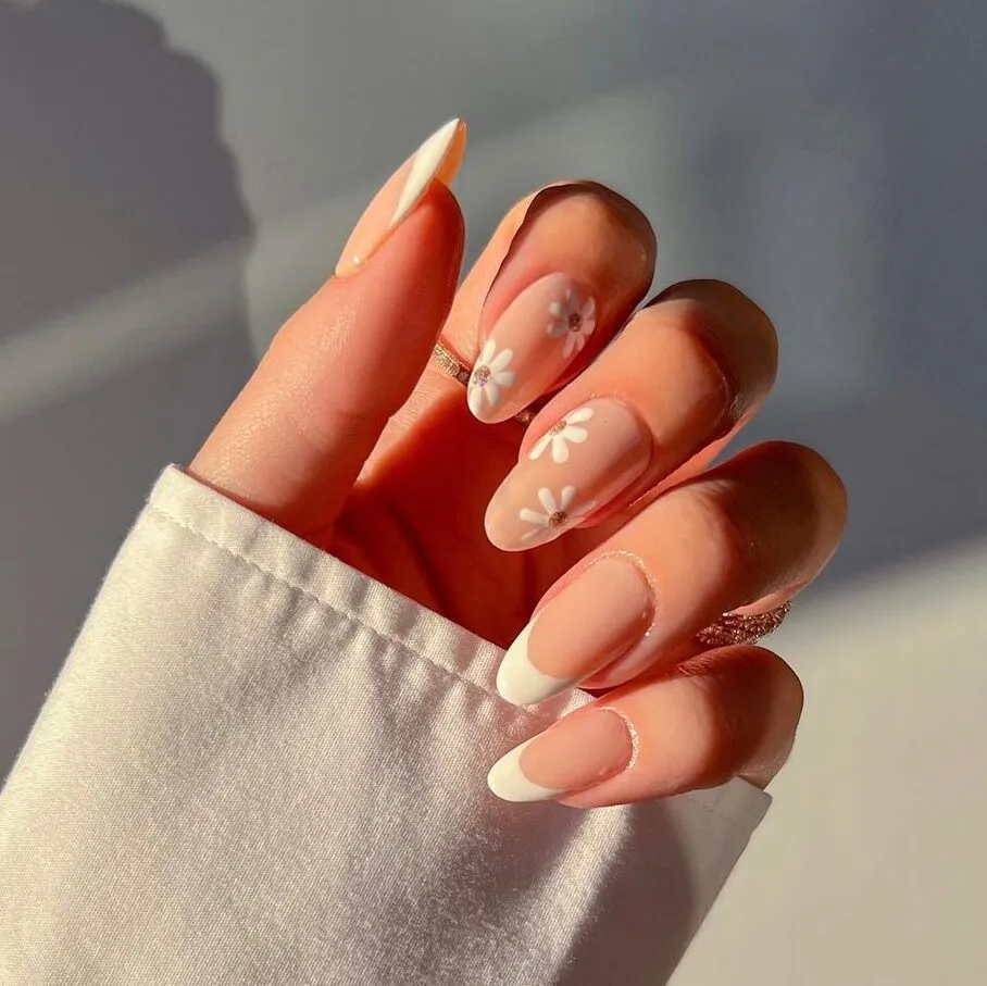 White French Tip Nails with Daisy Nail Art