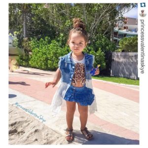 60 Adorable Little Girl Outfits That Will Grace Her Up