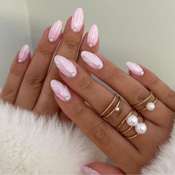 Pearly Pink Seashell Nails