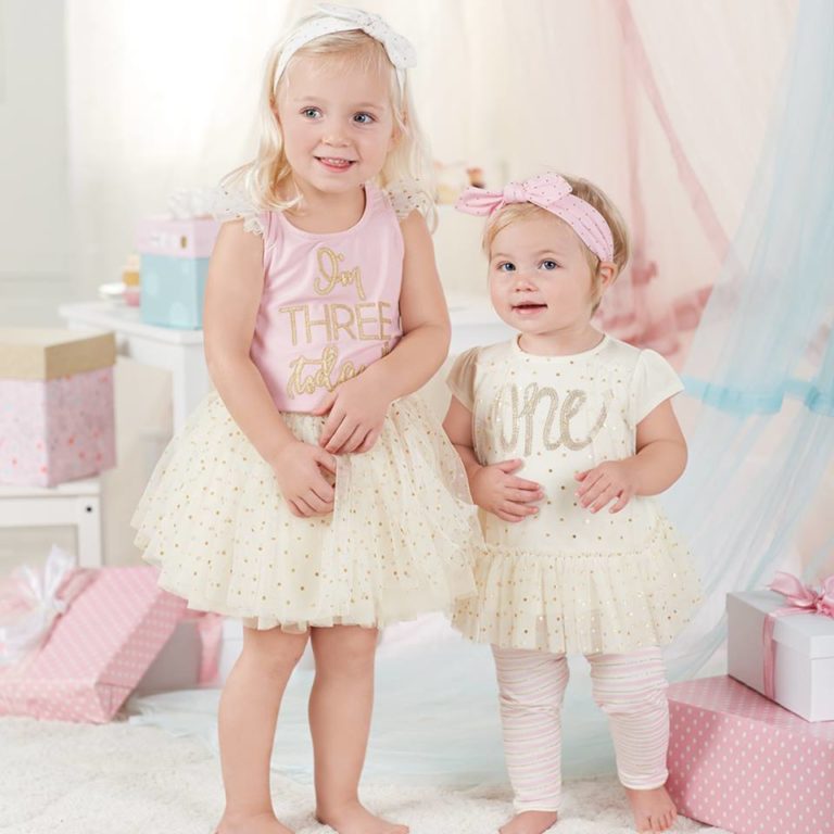 60 Adorable Little Girl Outfits That Will Grace Her Up