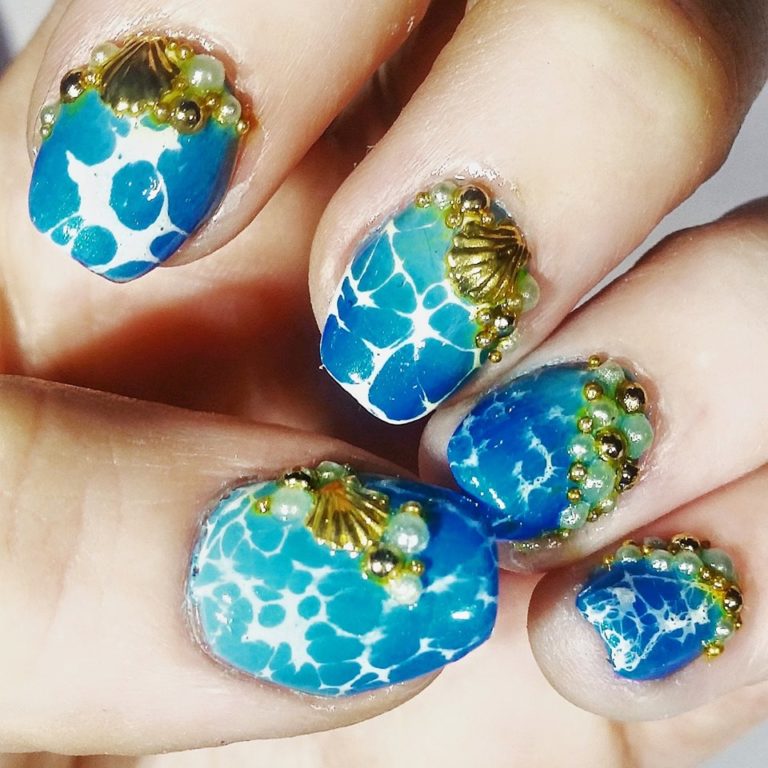 52 Uber-Cool Beach Manicure Ideas That Aces Up Your Beach Look