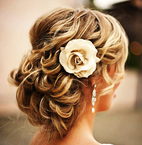 ADORABLE PROM MESSY HAIRSTYLE FOR GIRLS