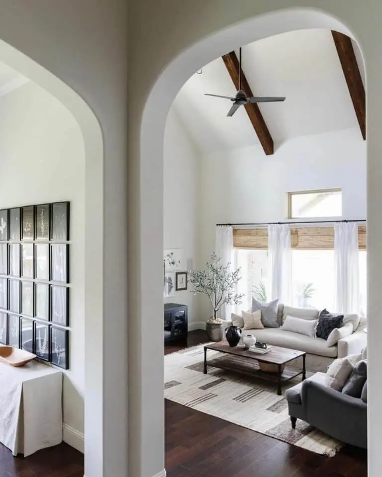 Modern Living Room With a Neutral Geometric Rug