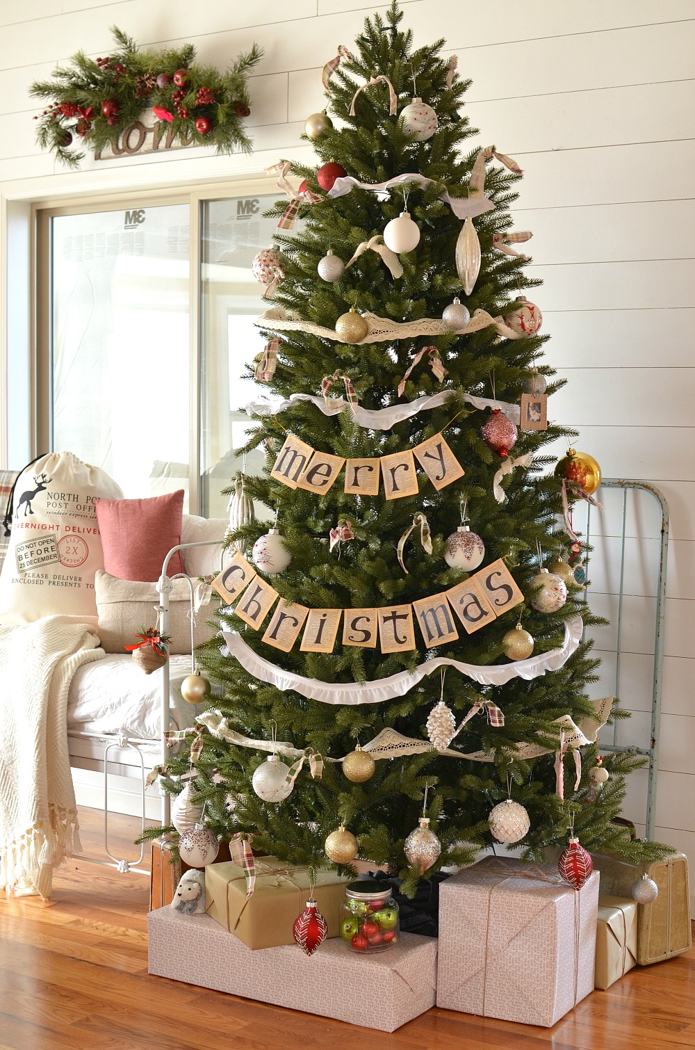 Amazing Vintage Farmhouse Christmas Tree.