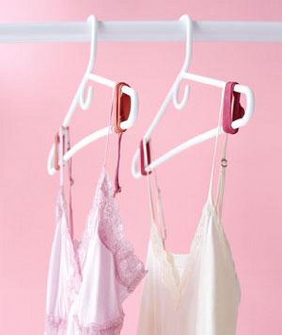 Use Rubber Bands to Keep Clothes on the Hanger