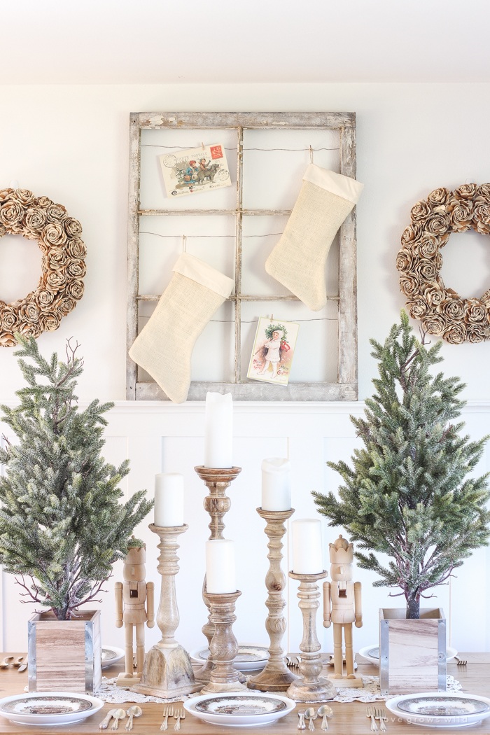 White and gold tablescape.