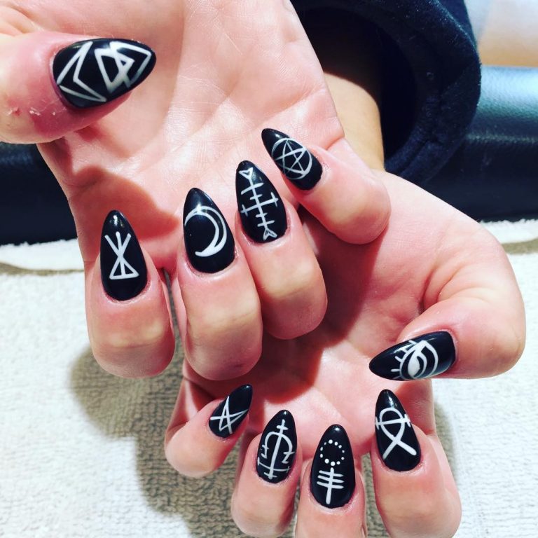 Top 100 Halloween Nail Art designs which are artistic and gory