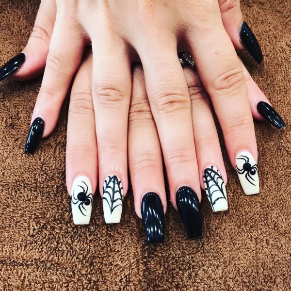 Black And White Inspiring Halloween Nail Art