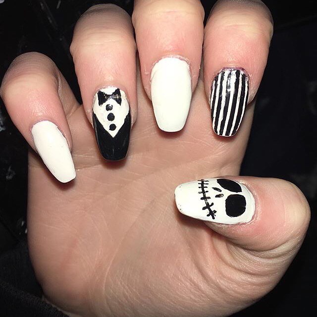 Black & White Halloween Nails 