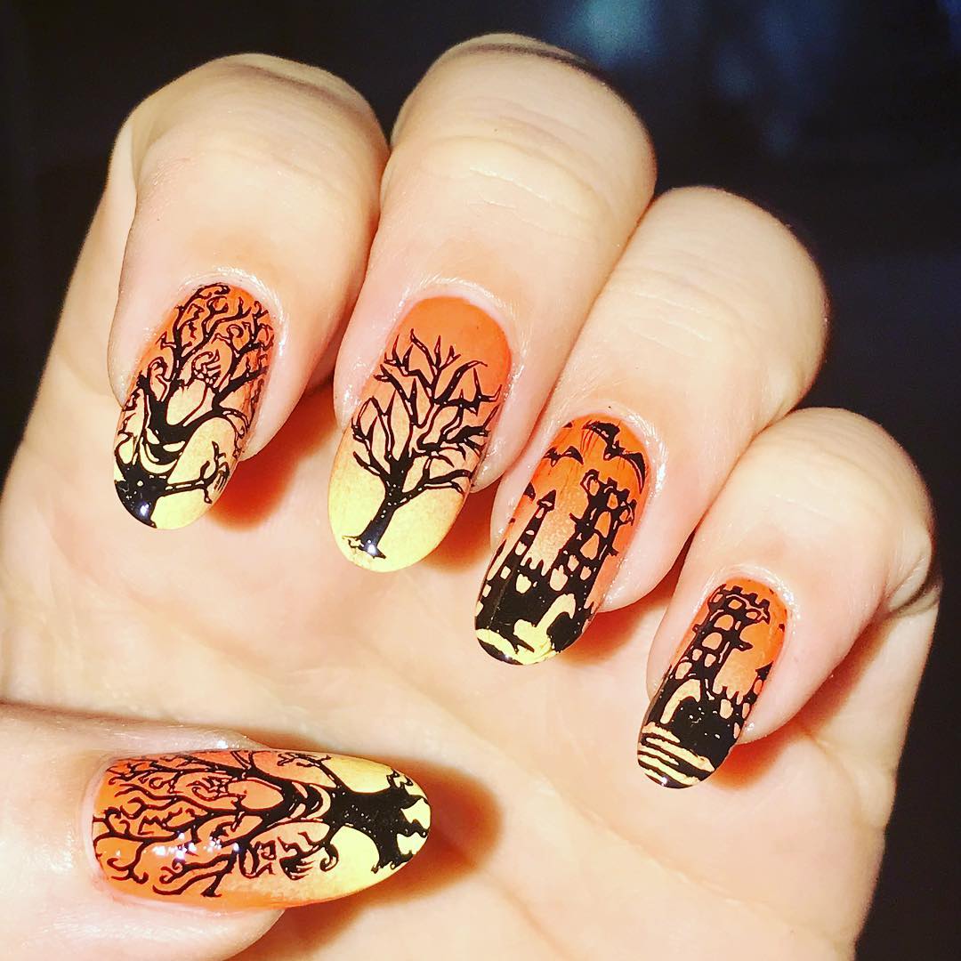 Casual Halloween Nail Art for the Spooky Look