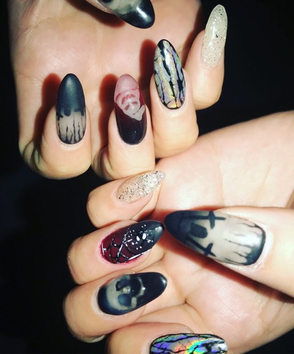 Exquisite Spooky Nail Art For Halloween