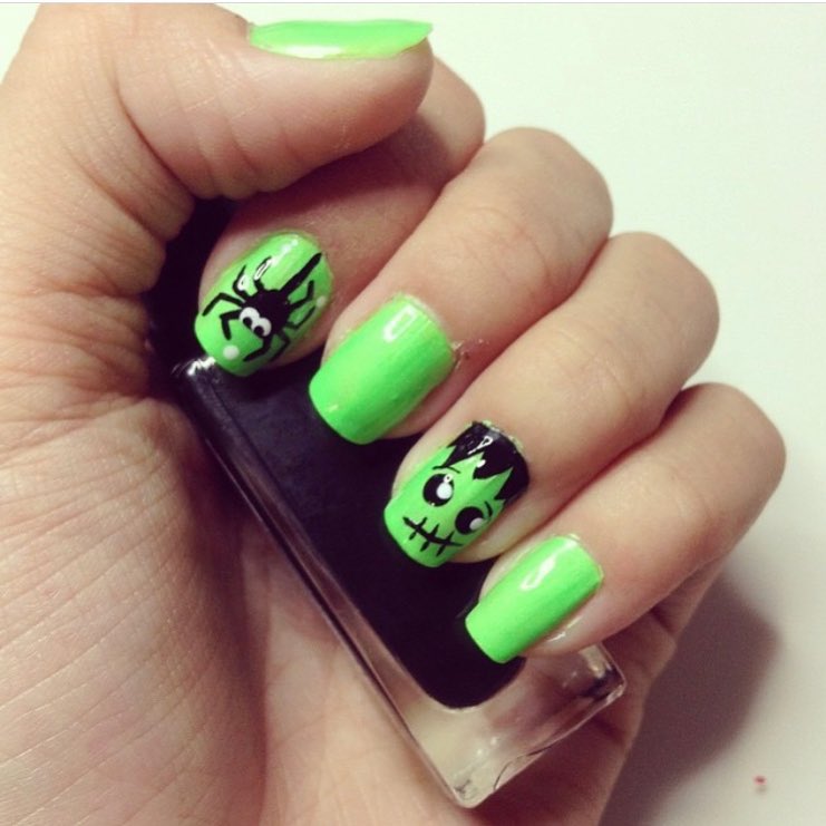 Green Spider Web Halloween Nail Art