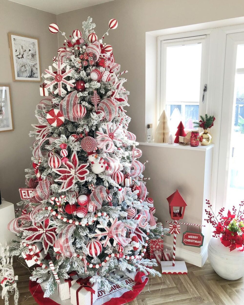 Red and White Christmas Tree