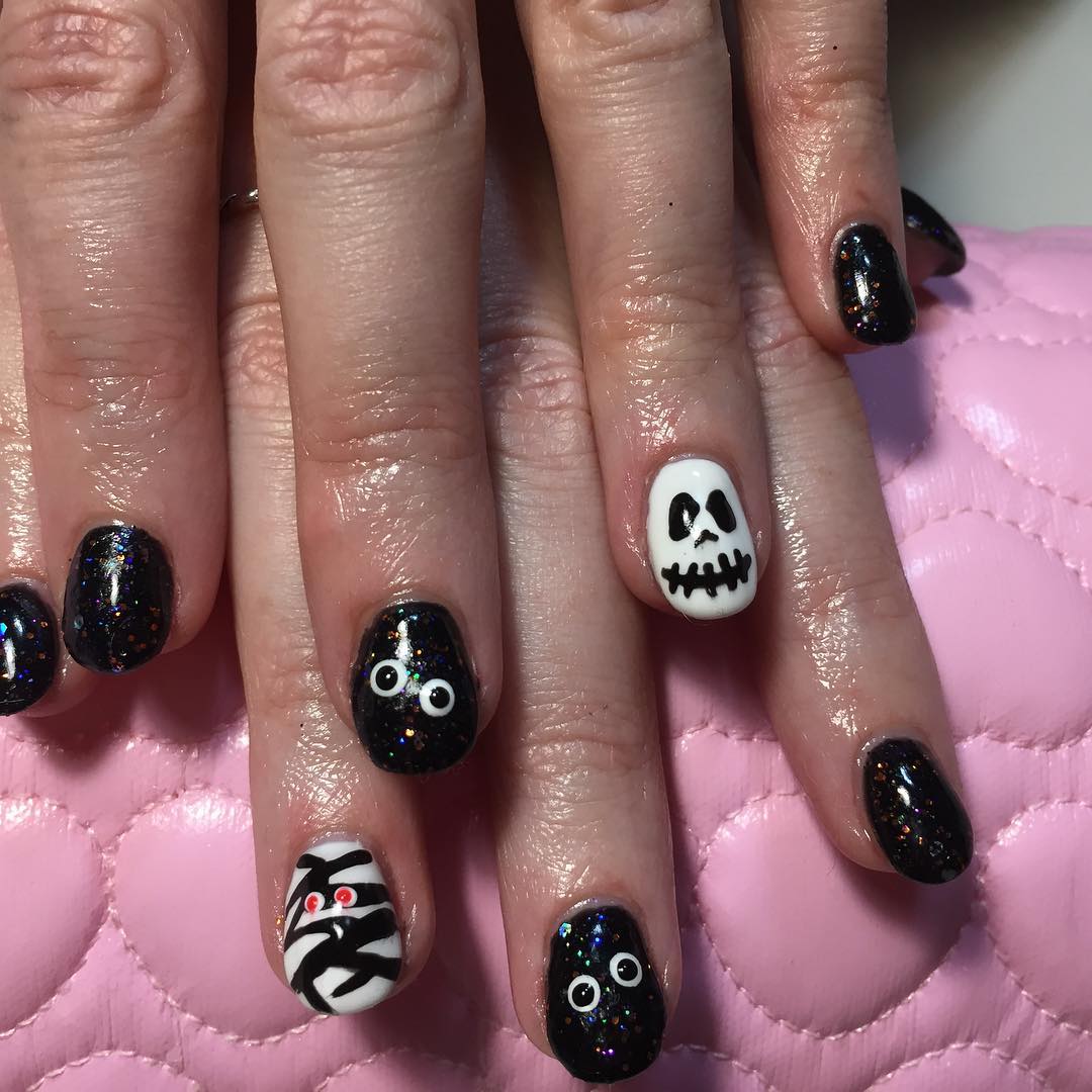 Scary Black And White Halloween Theme Nails 