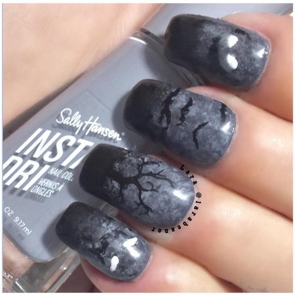 Splendid Gray Scary Halloween Nail Art 