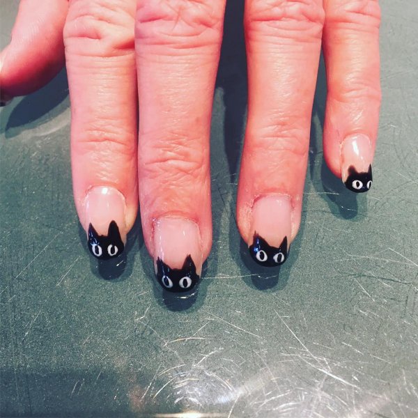 Toothless Black Cat Nails