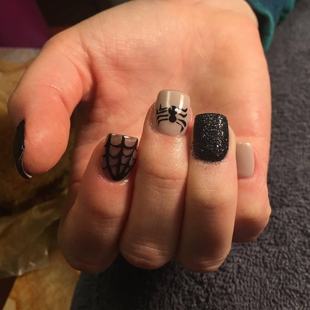 Ultimate Spider Halloween Nail Art