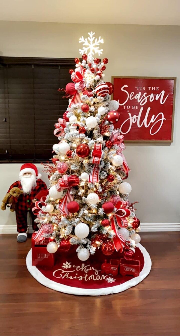 40+ Unique Christmas Tree Decoration Ideas For A Festive Holiday