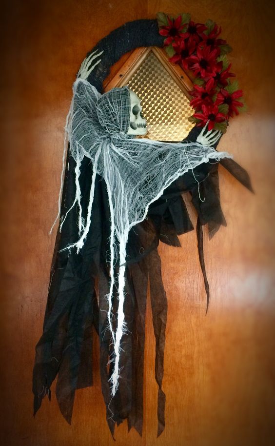 DIY Spider Web Halloween Wreath