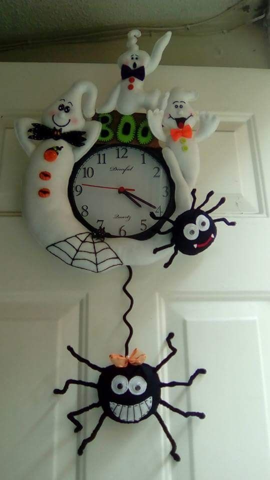 DIY eyeball wreath Halloween crafts