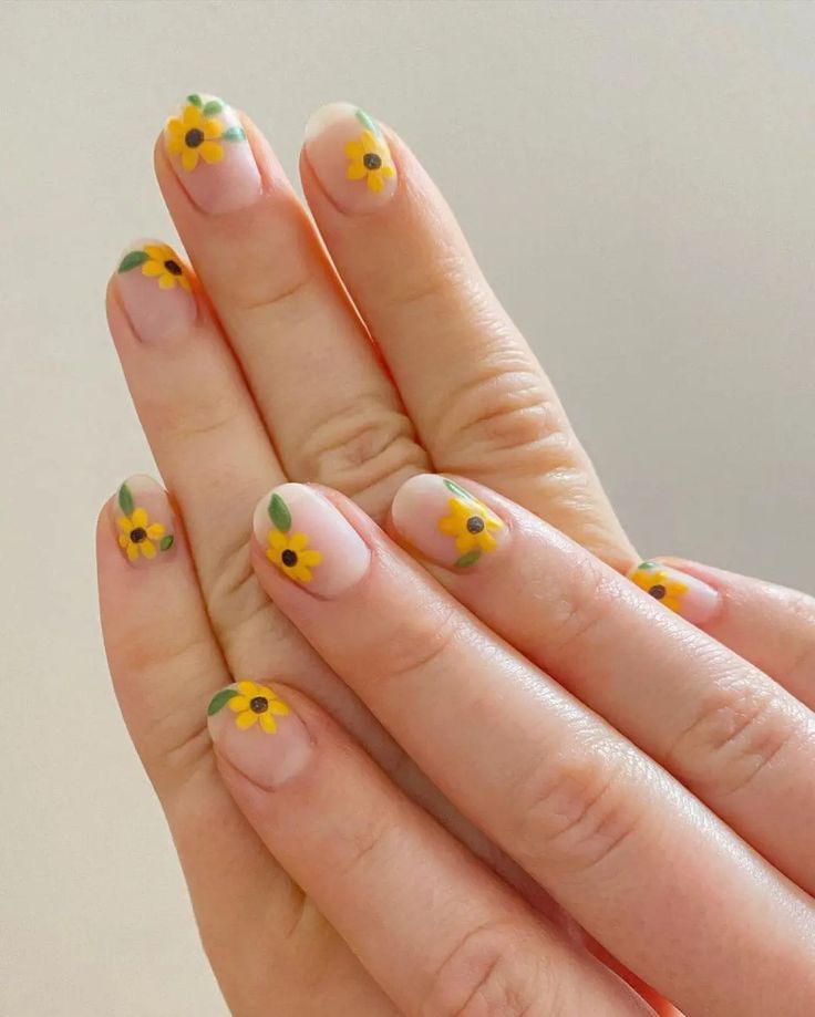 Sunflower nail design