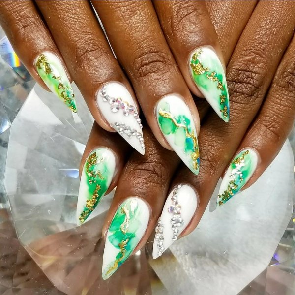 Dazzling Marble Stiletto Nails With Foil