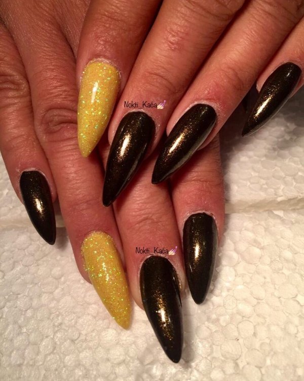 Glittery Yellow And Dark Green Stiletto Nails