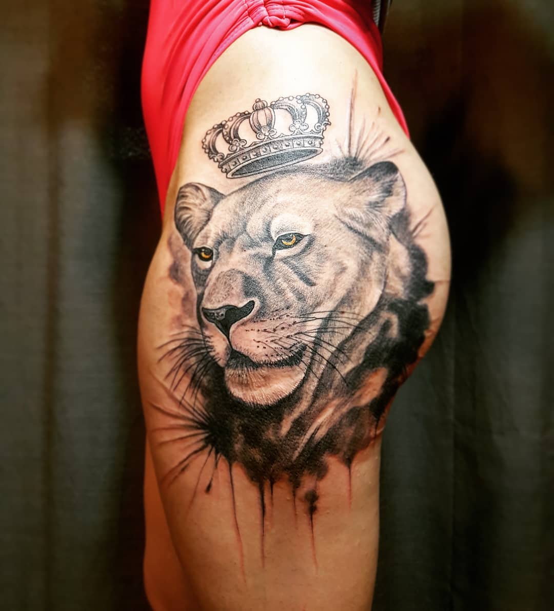 Lovely Realistic Lion Tattoo With Crown on Side Hip