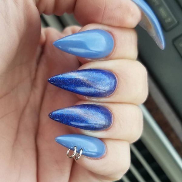 Magnetic Blue Stiletto Nails