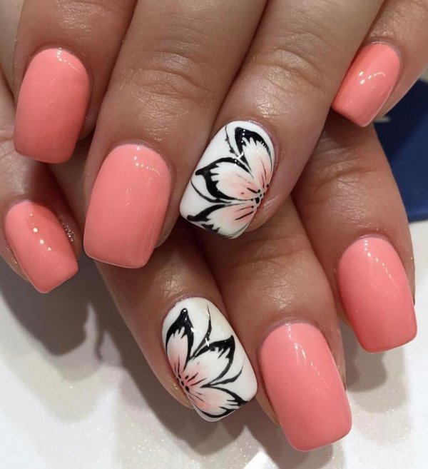 Peachy Floral Nails For Summer