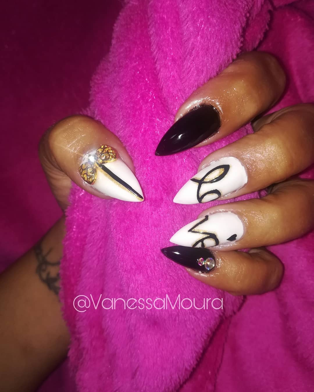 Pretty Black And White Stiletto Nails With Bow