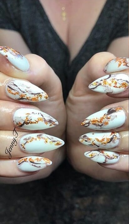 Stunning Marble Nails With Golden Glitter