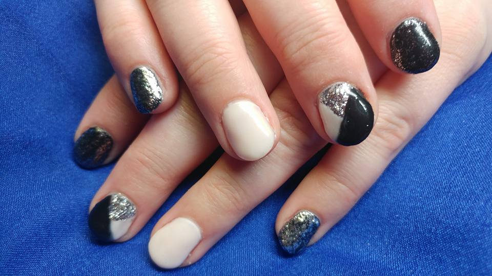 Colorful Black and Silver Triangles UV gel color and glitter Ideas