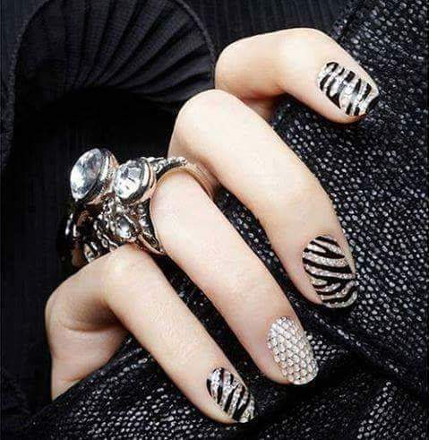 Decorative Black Striped Nail Art-Zebra Nails