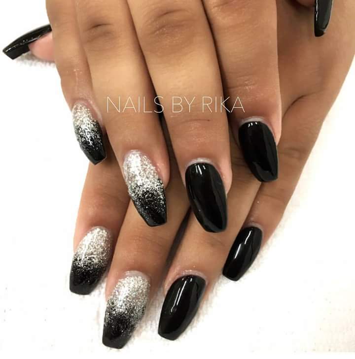 Glittering Black Nail Art