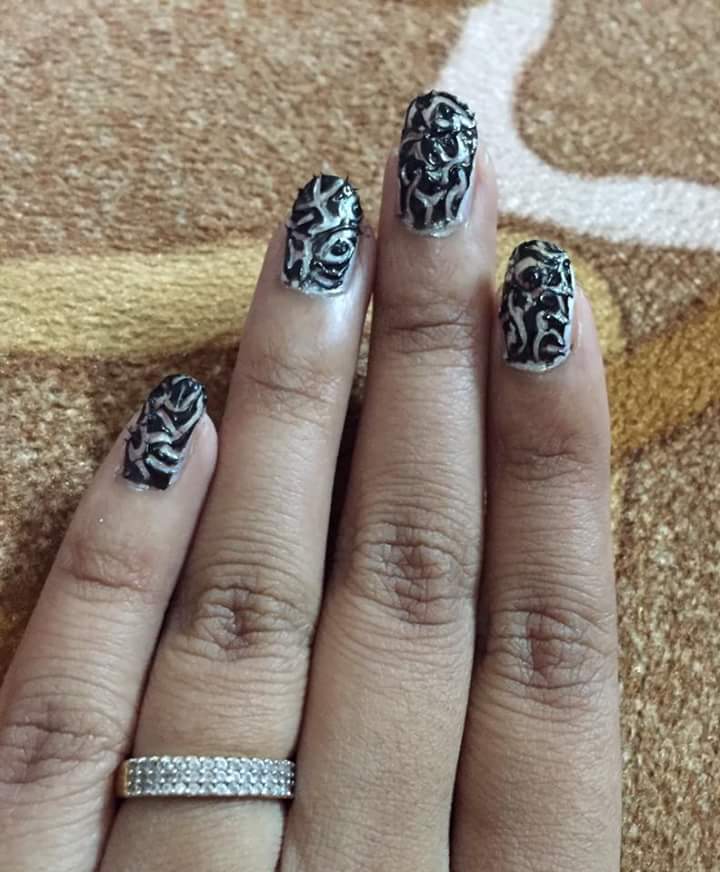 Glitzy Black and White Nail Art