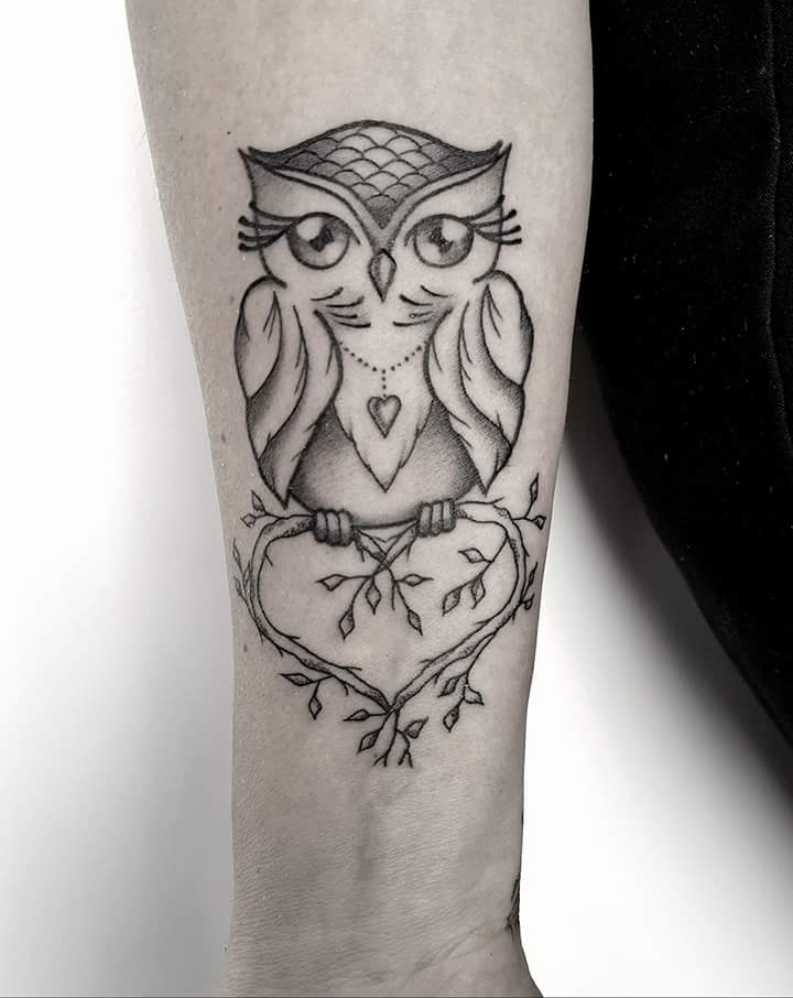 Hold Wisdom And Beauty With Owl Heart Necklace Tattoo