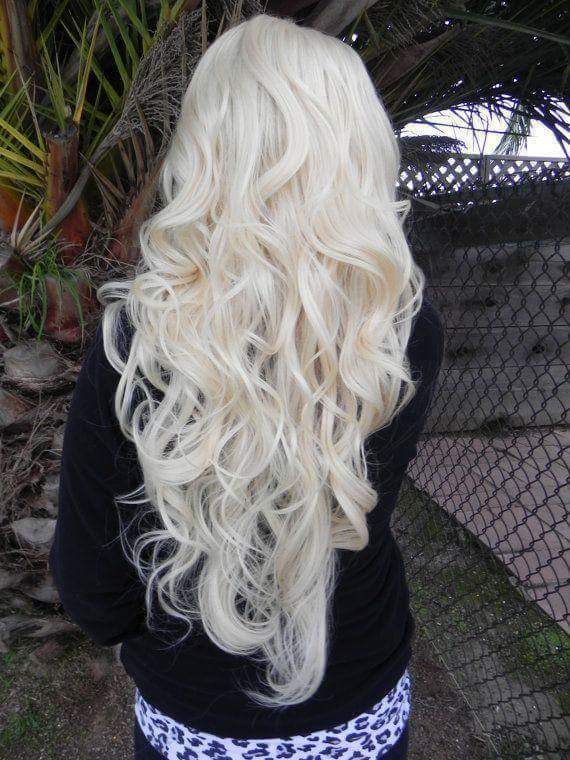 Platinum Ash Appealing Wavy Hair Style