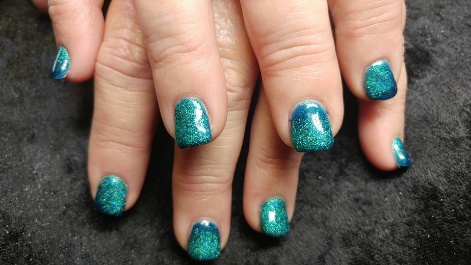 Simple Turquoise Sparkle UV Gel Color and Glitter