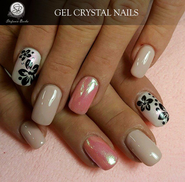 Superb Gel Nail Art Pattern