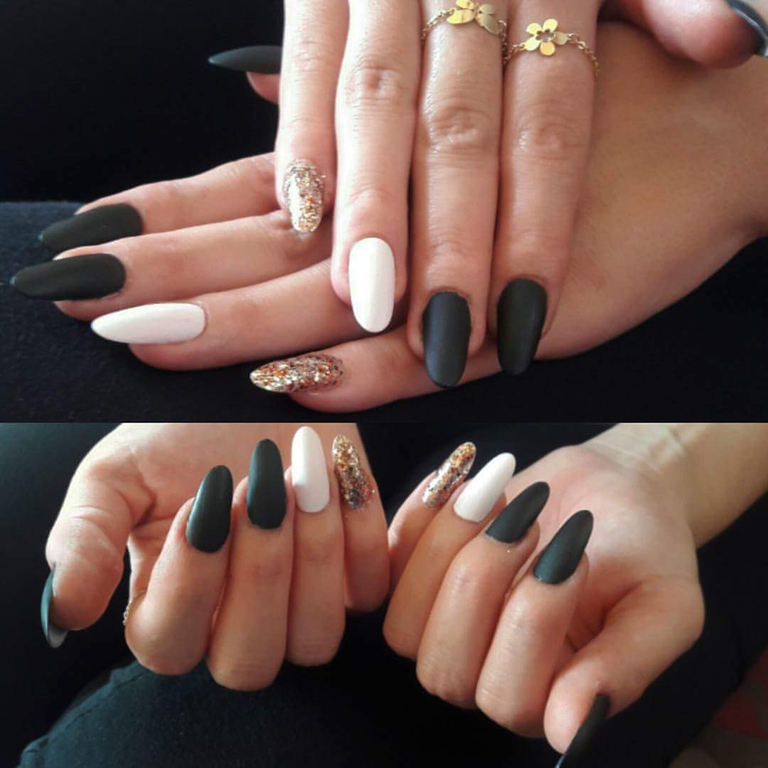 Fashionable Matte Nail Art