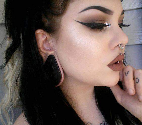 Gorgeous Stone Septum Piercing