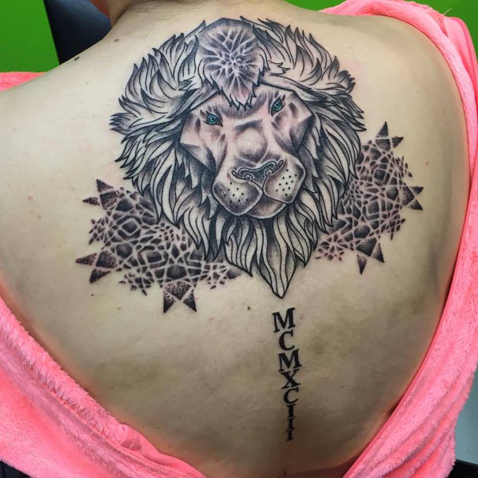 Lovely Lion Tattoo Design on Back for Girls