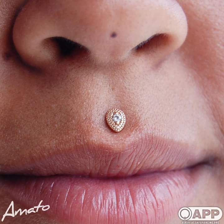 Small Stone Cupid's Bow Piercing