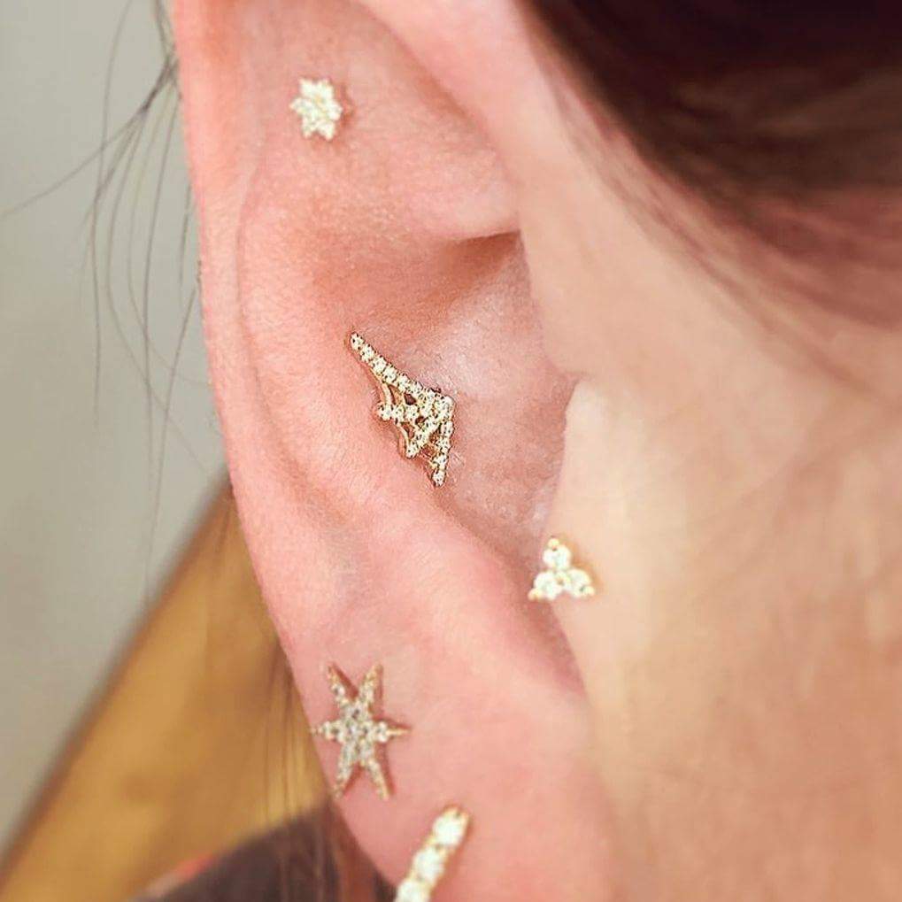 Unconventional Webbed Rhinestones Conch Jewelry