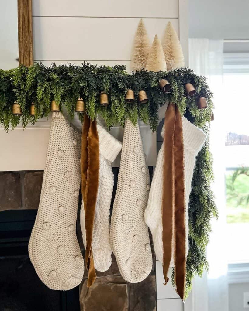 Classic Living Room With Neutral Mantel Décor