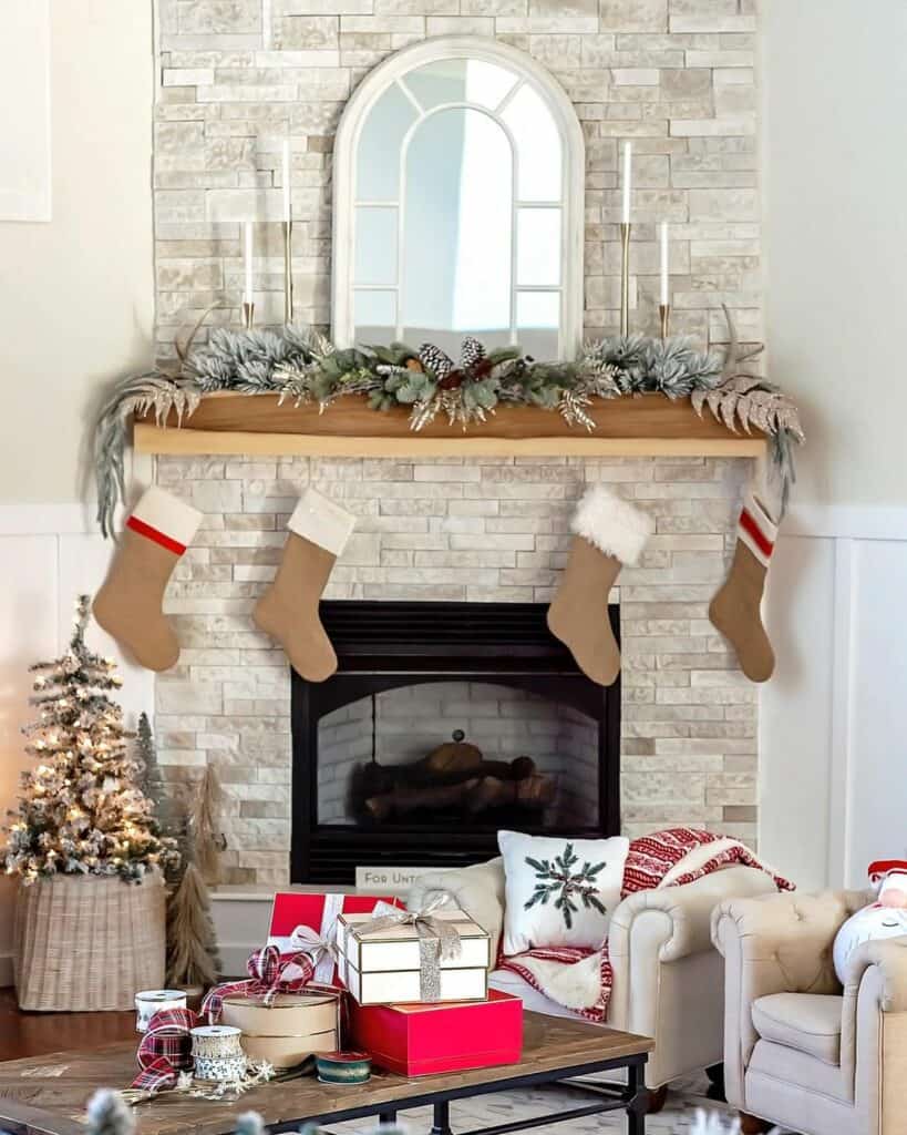 Modern Farmhouse Living Room With Christmas Décor